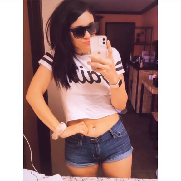 Meet your Posher, Sabrina - Picture 1 of 1